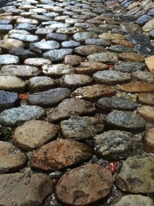 Uralte Kopfsteinpflaster